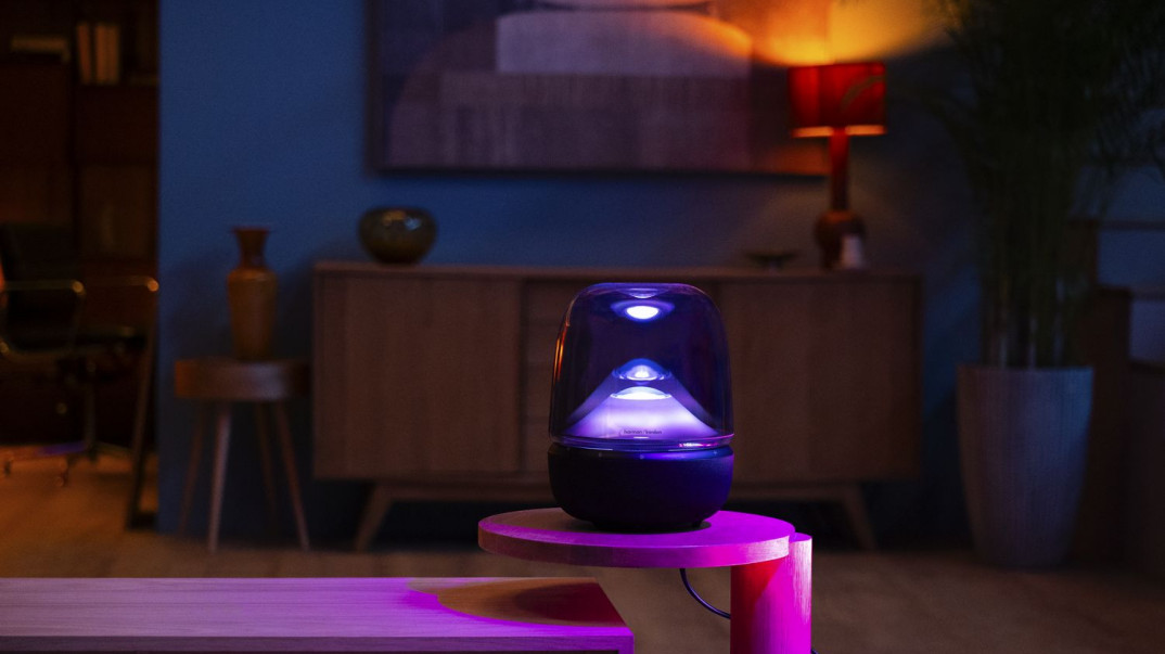 Harman Kardon Aura Studio 5 - glośnik, który nie tylko gra, ale i świeci, budując nastrój  