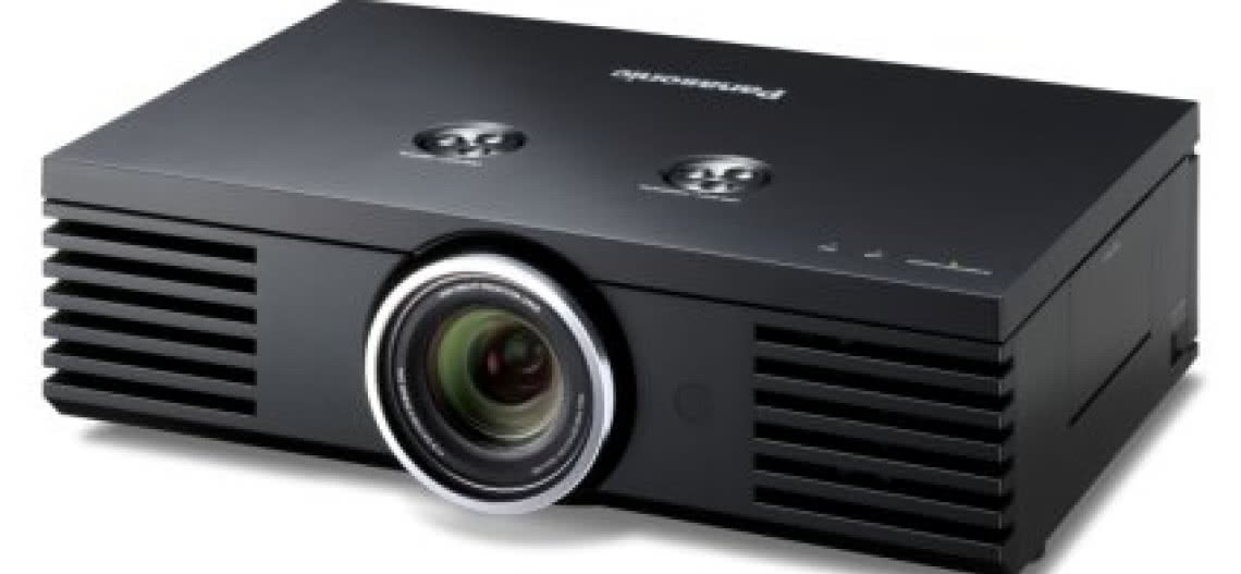 Kino mocnych wrażeń - projektor kina domowego Full HD Panasonic