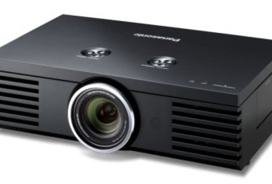 Kino mocnych wrażeń - projektor kina domowego Full HD Panasonic