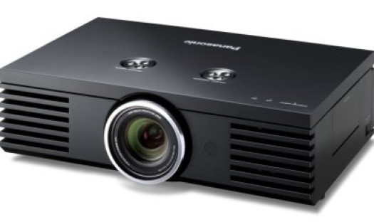 Kino mocnych wrażeń - projektor kina domowego Full HD Panasonic