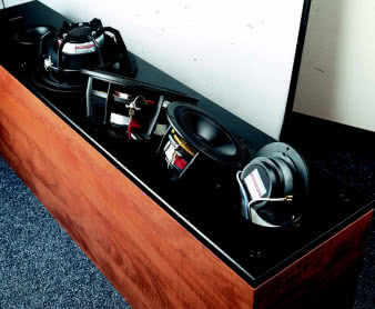 Kolumn z taką baterią najlepszych przetworników Dynaudio nie można było w minionym wieku kupić poniżej 10000zł. 