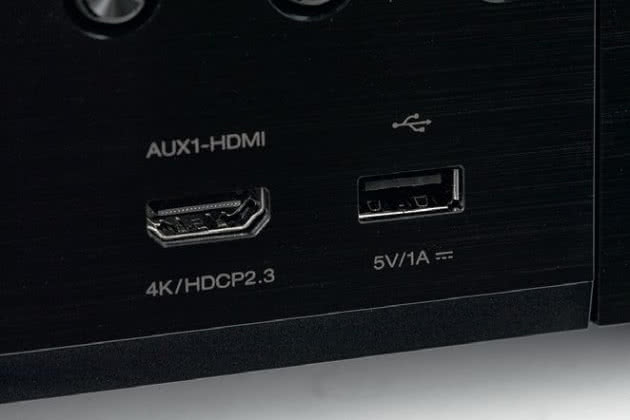 Podręczne wejścia coraz częściej mają schemat gniazda HDMI oraz USB.