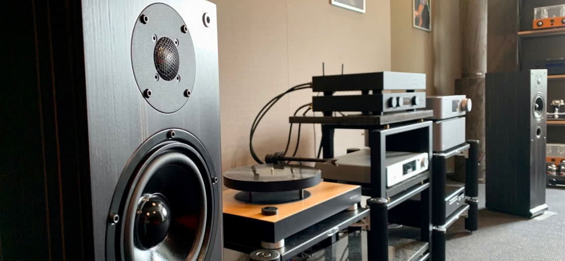 Audiolab 6000 series i Audio Academy Phoebe III w salonie Q21
