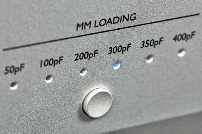 Aby wycisnąć maksimum z posiadanej wkładki, należy już zagłębić się w szczegóły; M6x Vinyl umożliwia wybór obciążenia - nawet pojemnościowego, przydatnego dla wkładek MM.