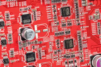 Znakomite konwertery C/A oraz A/C fi rmy
ESS Technology – ES9822 – pracują
z parametrami 32 bit/768 kHz.