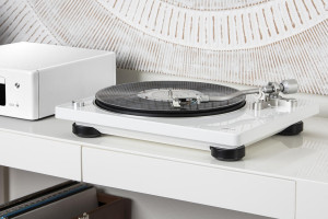 Gramofony Denon DP-400 i DP-450 USB w białym kolorze