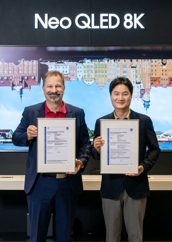 Ekrany Samsung z certyfikatem cyberbezpieczeństwa