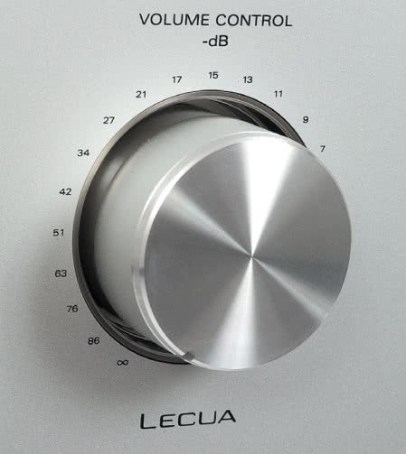 Pokrętło głośności wygląda dość zwyczajnie, ale kryje się za nim skomplikowany regulator o nazwie LECUA.