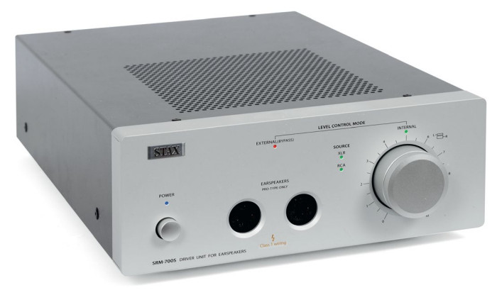 SRM-700S, razem z SRM-700T (pierwszy tranzystorowy, drugi hybrydowy) to dwa "prawie" najlepsze wzmacniacze Staxa; referencyjny model to SRM-T8000.