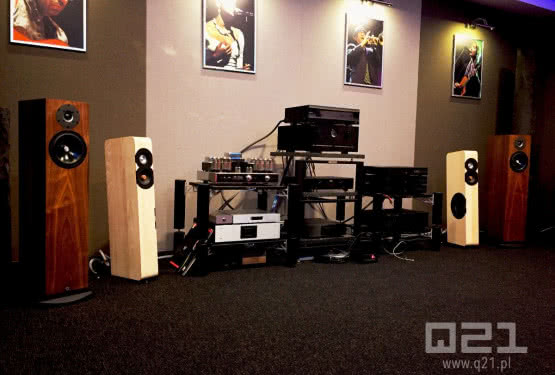 Odsłuchy kolumn Boenicke W8 i Kudos Super 20 w salonie Q21 z Pabianic