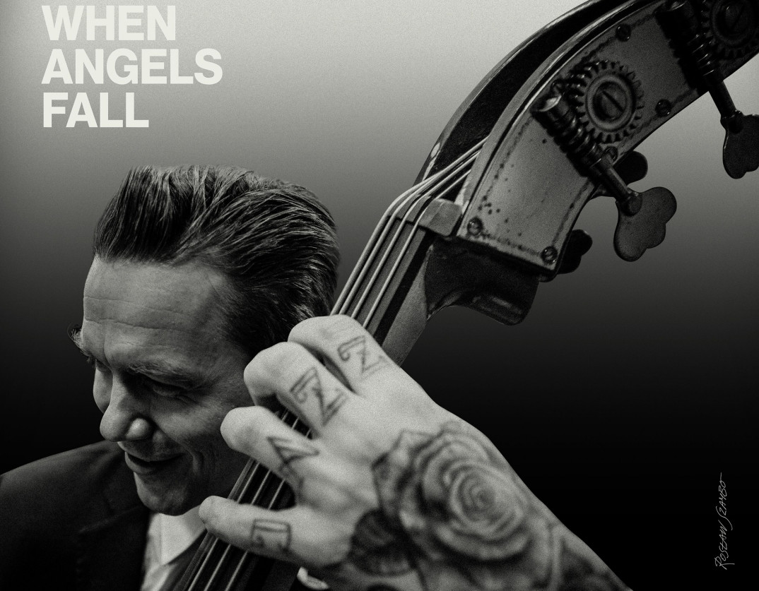  "When Angels Fall", czyli Wojtek Mazolewski gra Komedę 