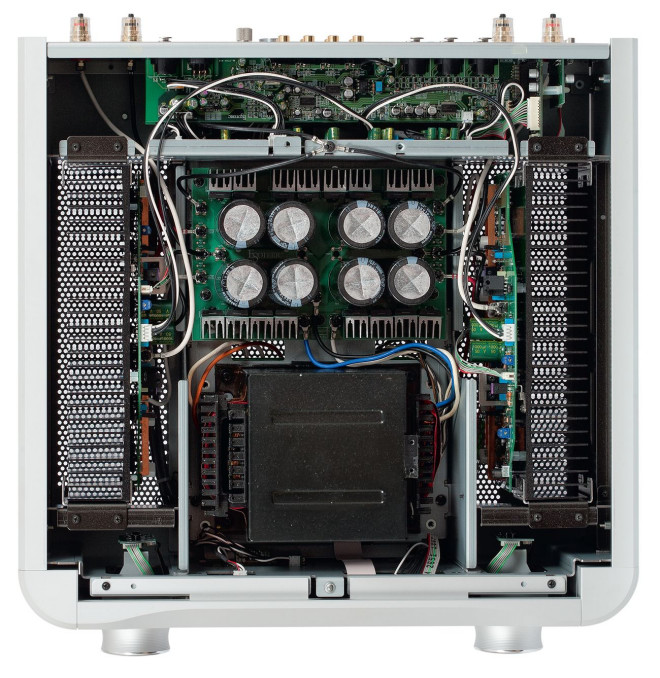 Gdyby układy z F-01 "zestroić" w klasie AB, moc konstrukcji o takim potencjale (zasilacza, tranzystorów, radiatorów) byłaby kilkakrotnie wyższa.