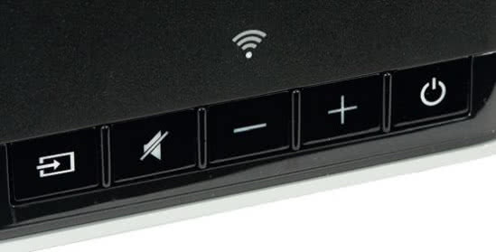 Do bezpośredniej obsługi służy kilka przycisków; ponad nimi umieszczono diodę, najbardziej przydatną podczas włączania urządzenia do sieci Wi-Fi.