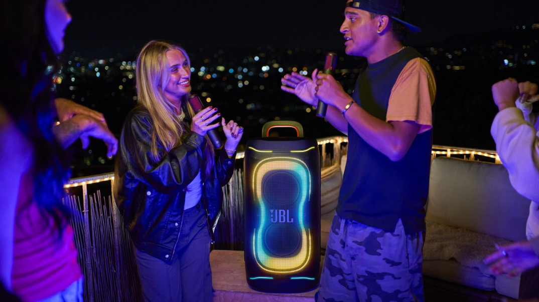 JBL prezentuje kolejnego "partyboxa". Tym razem imprezę rozświetli model 330
