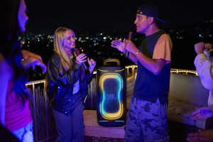 JBL prezentuje kolejnego "partyboxa". Tym razem imprezę rozświetli model 330