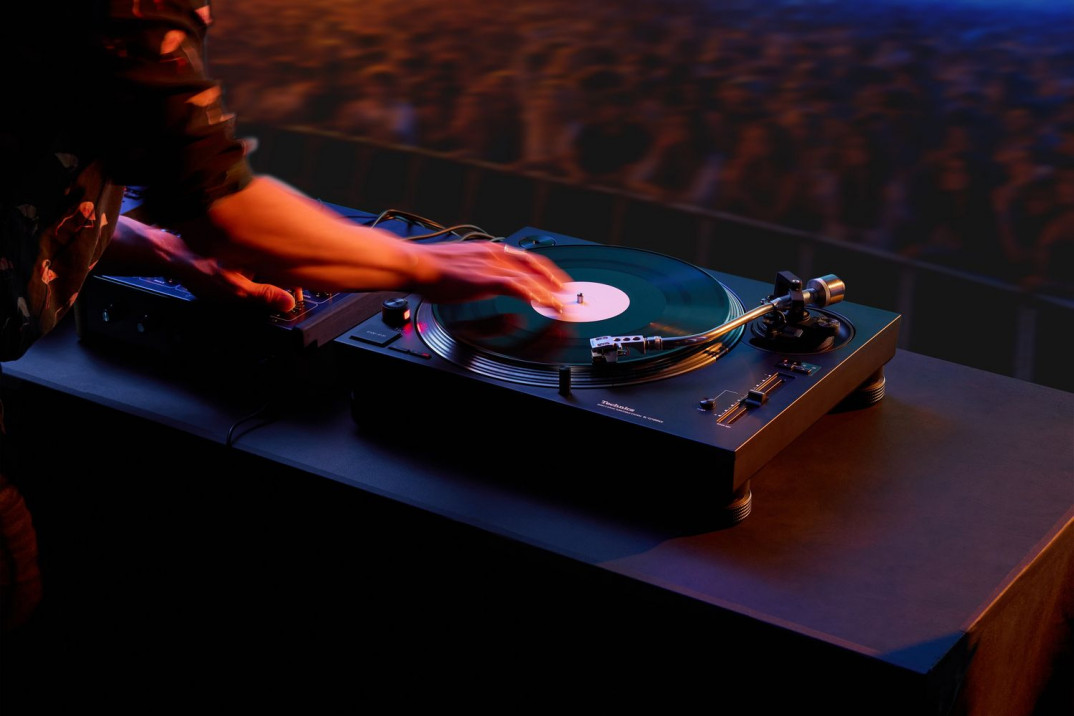 Technics SL-1210MKX - profesjonalny gramofon dla DJ-ów. Ale sprawdzi się nie tylko w klubie