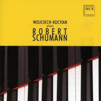 Plays Robert Schumann