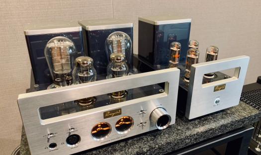 Flagowy wzmacniacz słuchawkowy Cayin HA-300 w salonie Q21 