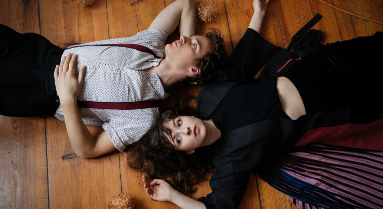 Kwiat Jabłoni prezentuje teledysk do piosenki "Wodymidaj"