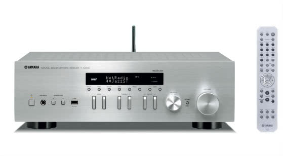 Sieciowy amplituner Yamaha R-N402D z obsługą MusicCast