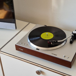Thorens prezentuje nowy gramofon z napędem bezpośrednim - TD 404 DD 