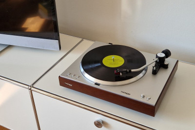Thorens prezentuje nowy gramofon z napędem bezpośrednim - TD 404 DD