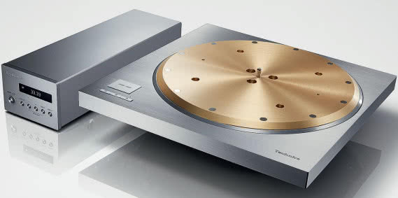 Napęd oraz jednostka sterująca tworzą SP-10, czyli część kompletnego gramofonu SL-1000R.