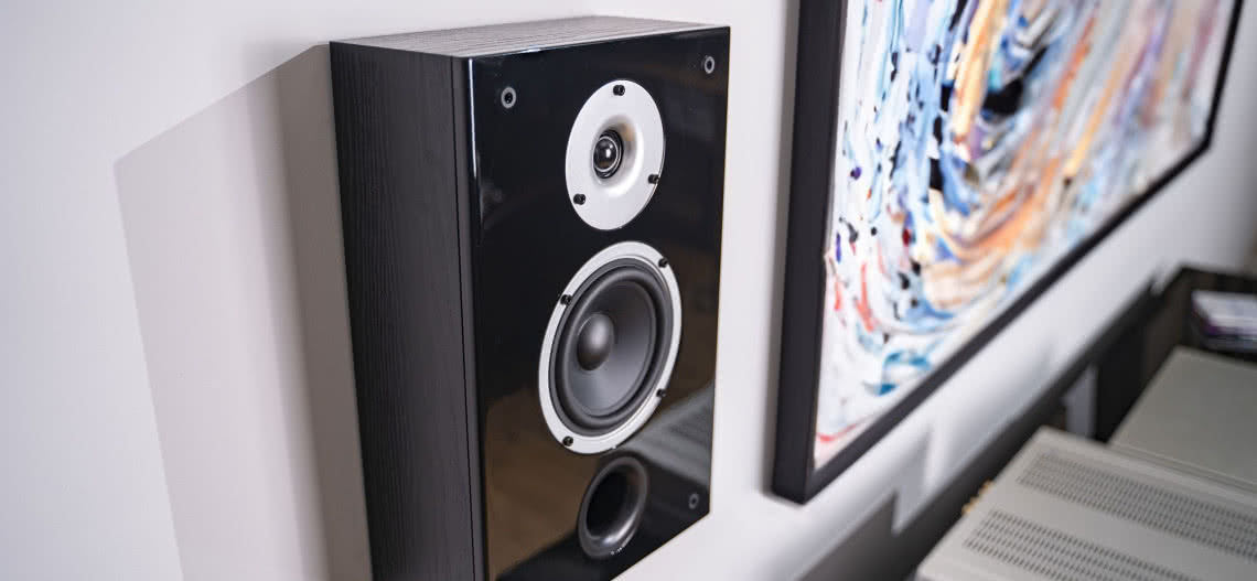 Raptor On-Wall - nowe kompaktowe naścienne głośniki Wilson 