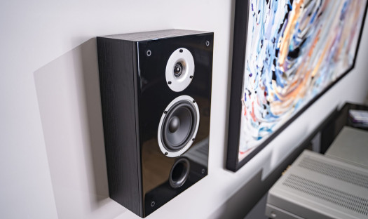 Raptor On-Wall - nowe kompaktowe naścienne głośniki Wilson 