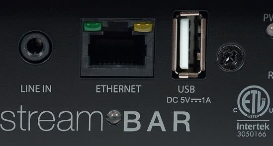 Dzięki sieci LAN (a także Wi-Fi) uruchomimy np. funkcje odtwarzacza strumieniowego, ale Stream Bar potrafi również odtwarzać pliki wprost z nośników pamięci, podłączonych do gniazda USB.