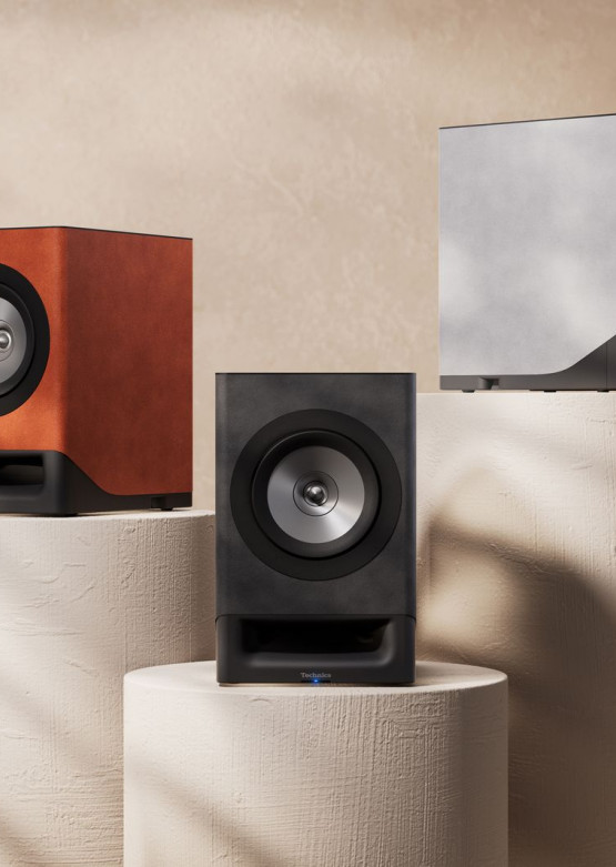 Technics prezentuje pierwszy system głośników bezprzewodowych Hi-Fi typu bookshelf - SC-CX700