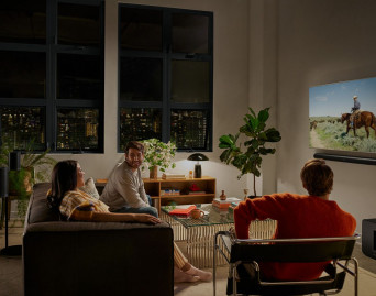 Sonos przedstawia nową funkcję wzmacniania dialogów z wykorzystaniem AI. Powstała z myślą o osobach z ubytkiem słuchu