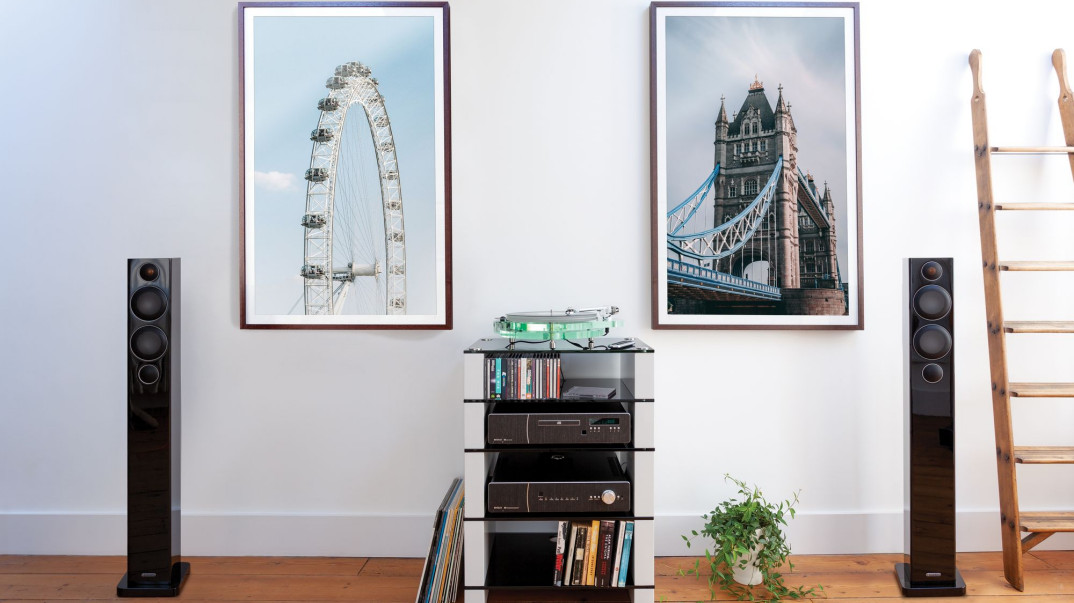 Blok wprowadza nową serię mebli na sprzęt hi-fi i audio-wideo: STAX