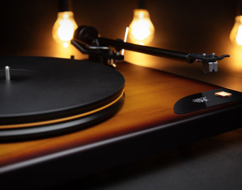 Gramofon MoFi x Fender American Vintage Turntable, czyli rock i analog