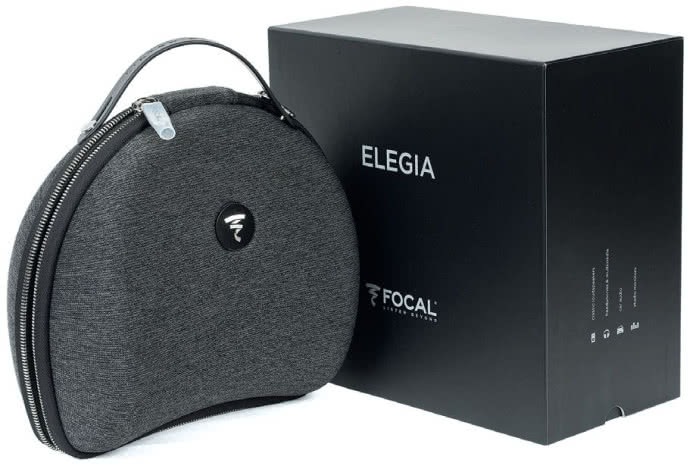 Słuchawki otrzymujemy w eleganckim, przypominającym damską torebkę etui.