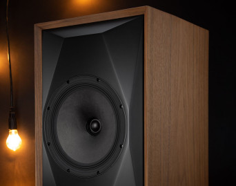 Kolumny podstawkowe MoFi SourcePoint 10 w wersji Master Edition