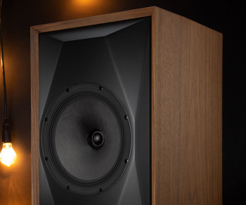 Kolumny podstawkowe MoFi SourcePoint 10 w wersji Master Edition