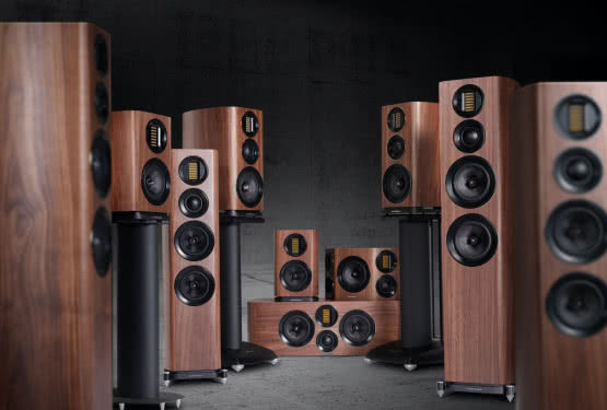 Kolumny Wharfedale Evo 4 w salonie Q21