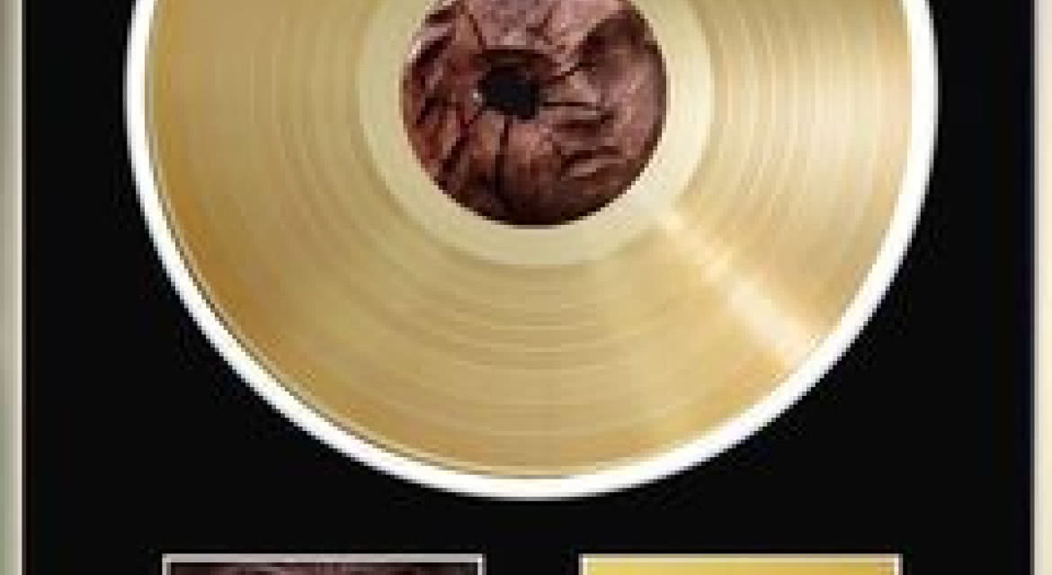 Hunter odbiera Złotą Płytę i pracuje nad nowym krążkiem