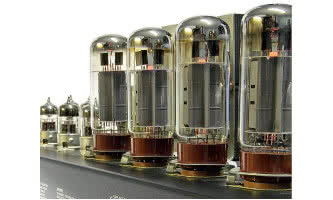 WAT WAT-owi nierówny, czyli co powinien wiedzieć amator lamp