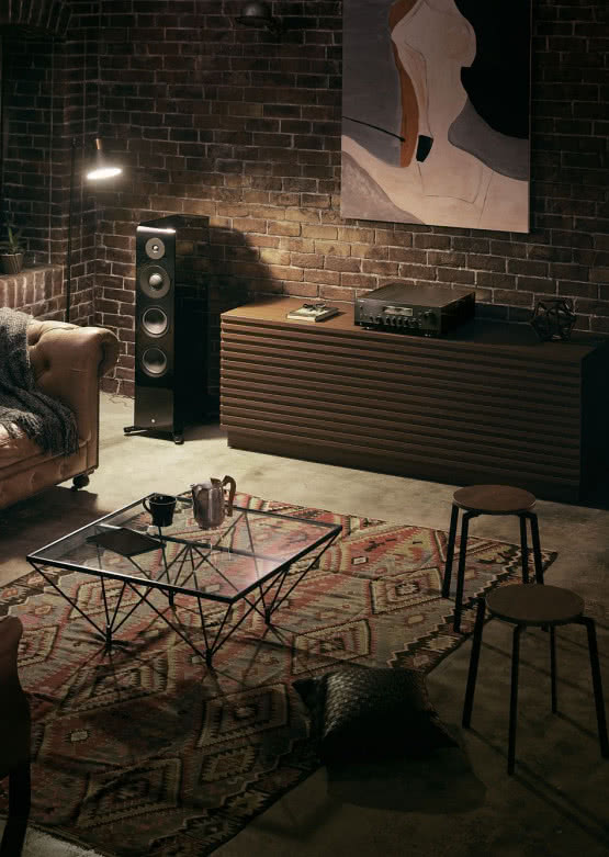 Nowości Yamahy: sieciowy amplituner stereo R-N2000A i kolumny głośnikowe NS-2000A