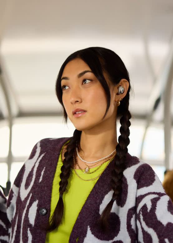  Słuchawki JBL Live Buds 3 - personalizacja dźwięku i etui z dotykowym ekranem