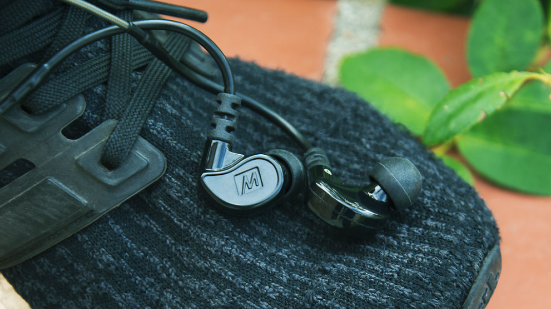 Słuchawki MEE audio M6 Sport teraz z wejściem USB C