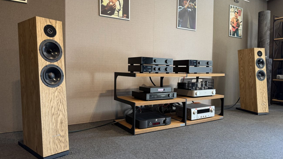 Audiolab serii 9000 i Pylon Audio Diamond Mk2 w salonie Q21. Jak sprawdza się to połączenie?