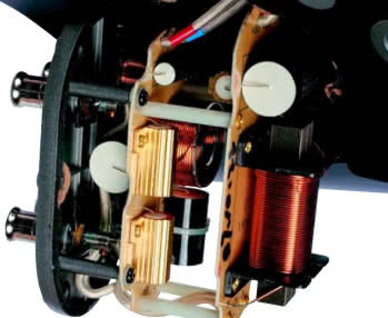 Po co w zespołach głośnikowych jest zwrotnica?