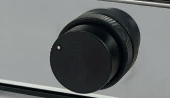 A20i ma
oryginalny regulator
głośności sprzężony
z zewnętrznym
pierścieniem
do zmiany wejść.