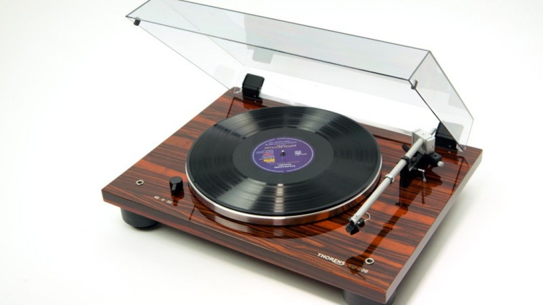 Thorens TD 206 w nowych wersjach wykończeniowych