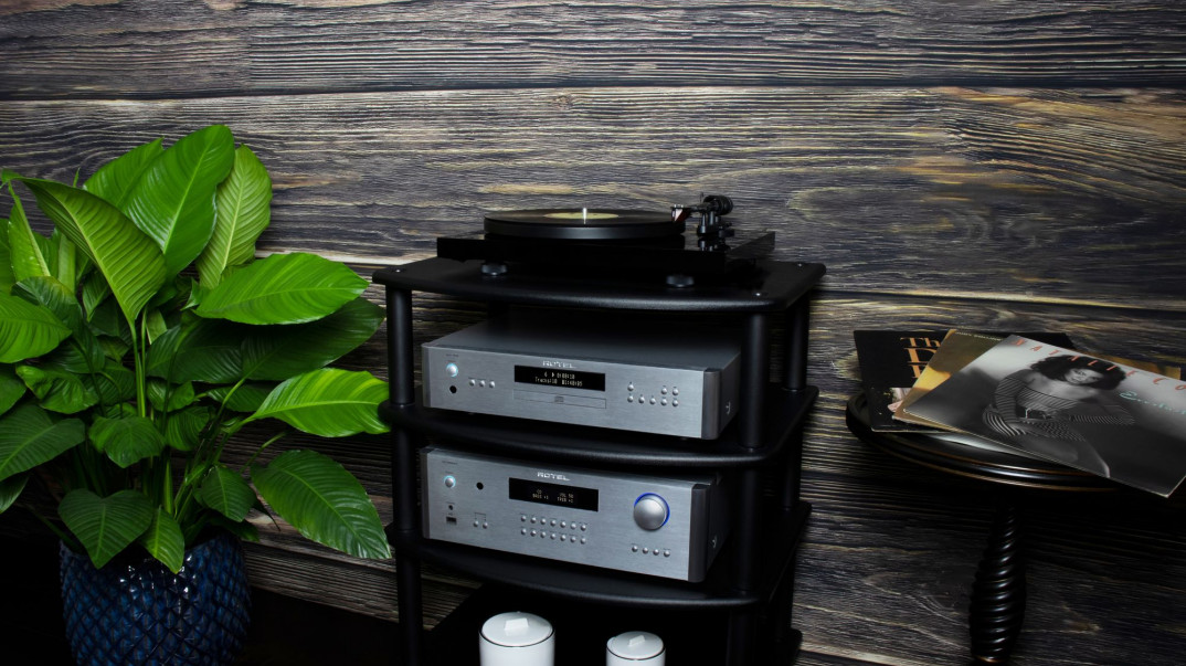 Trzy wzmacniacze Rotel w wersji MkII