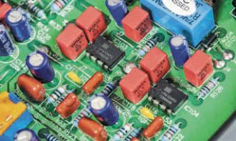 Scalakom towarzyszą dobrej klasy elementy bierne.