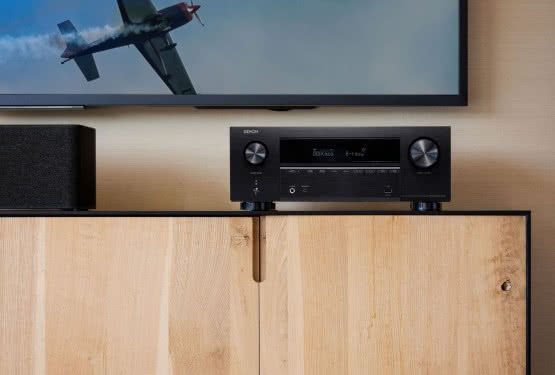 Denon przedstawia nową linię urządzeń kina domowego 8K 